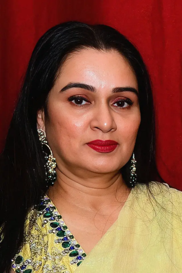 Фото  (Padmini Kolhapure)