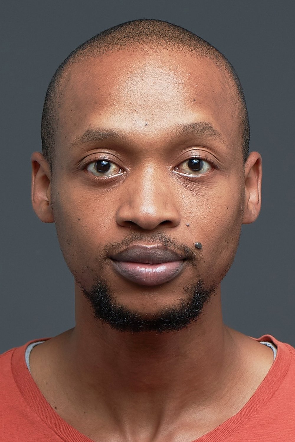 Фото  (Mbasa Jongisizwe Msongelo)
