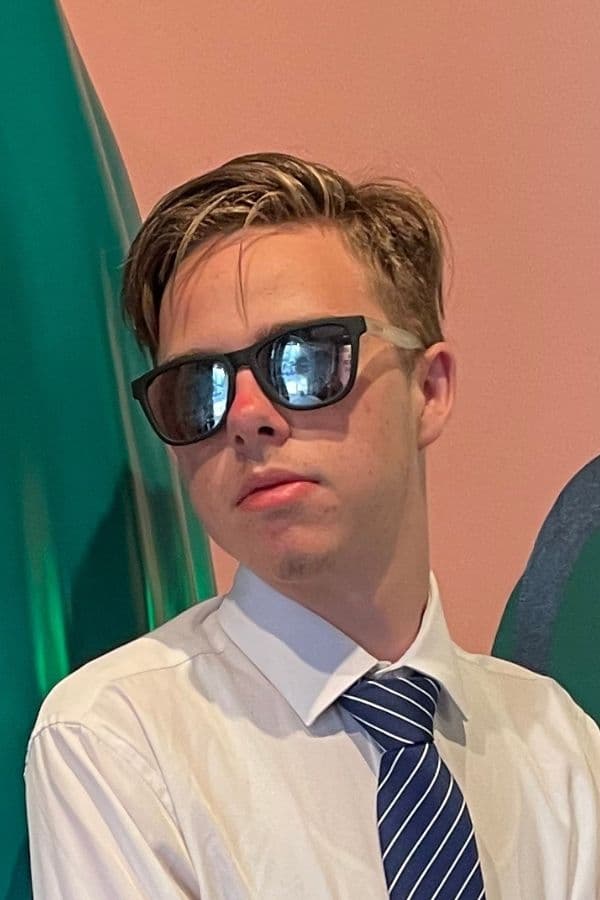 Фото  (Finn Connelly)