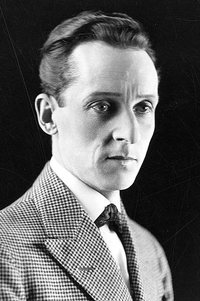 Фото  (J.M. Dumont)