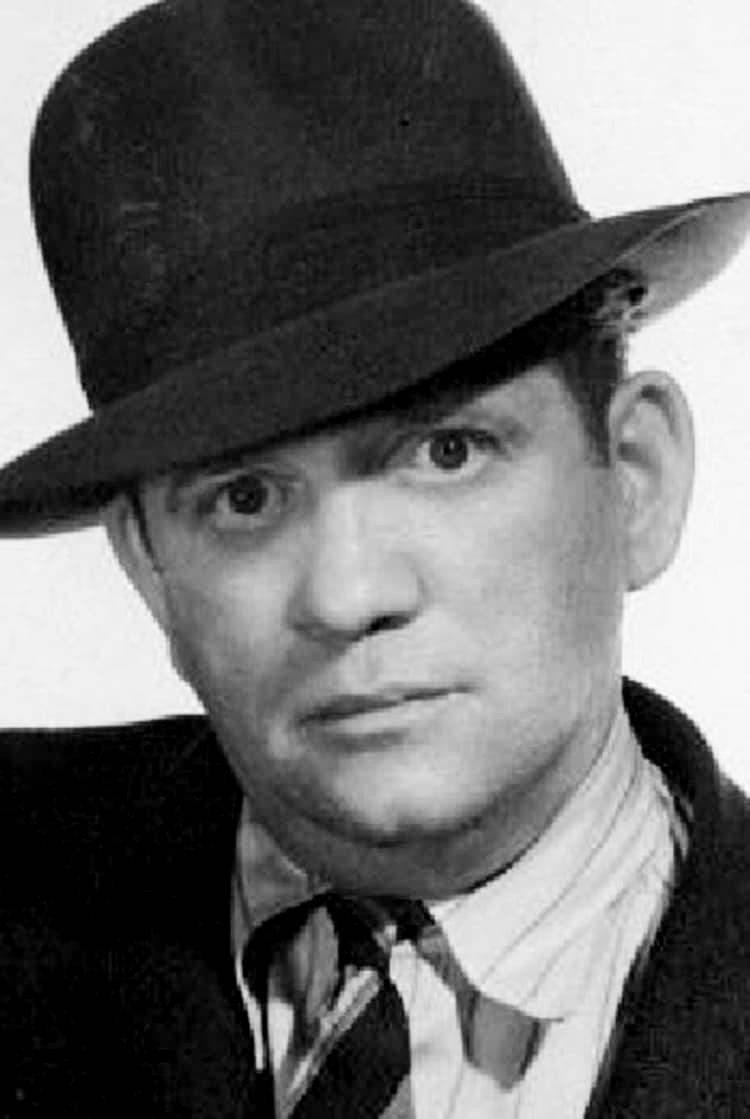 Фото  (Sam Newfield)