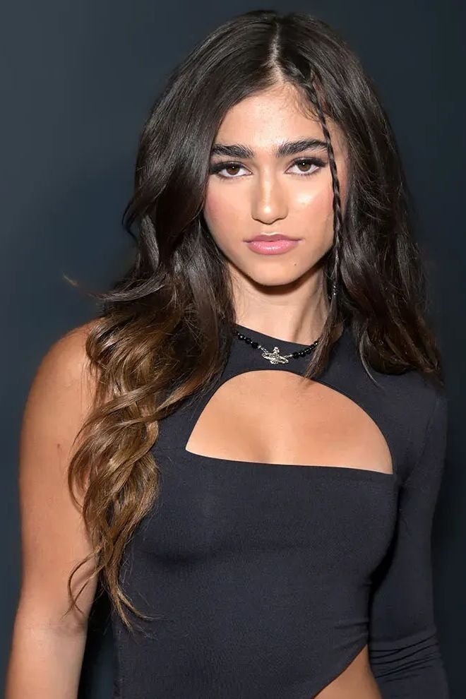 Фото  (Rayna Vallandingham)