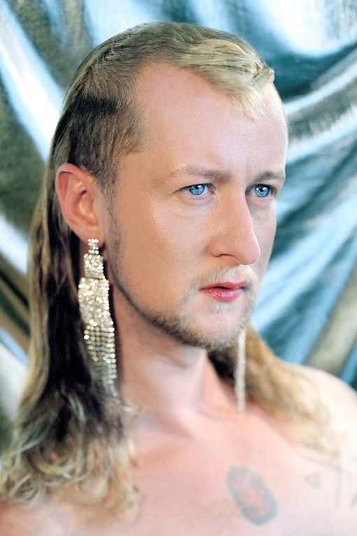 Фото  (Colin Self)