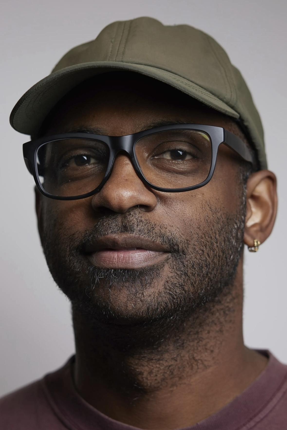 Фото  (RaMell Ross)