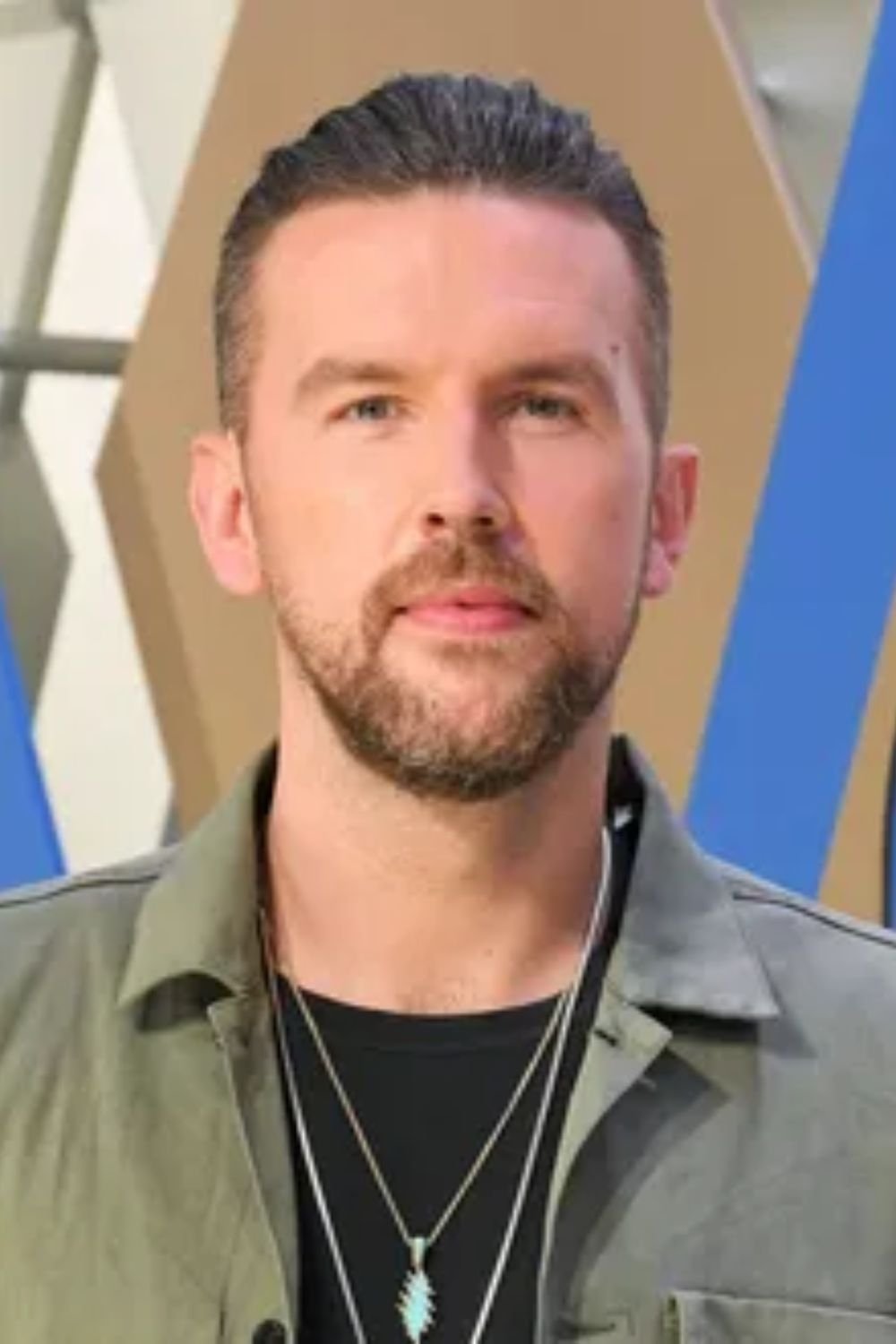 Фото  (T.J. Osborne)