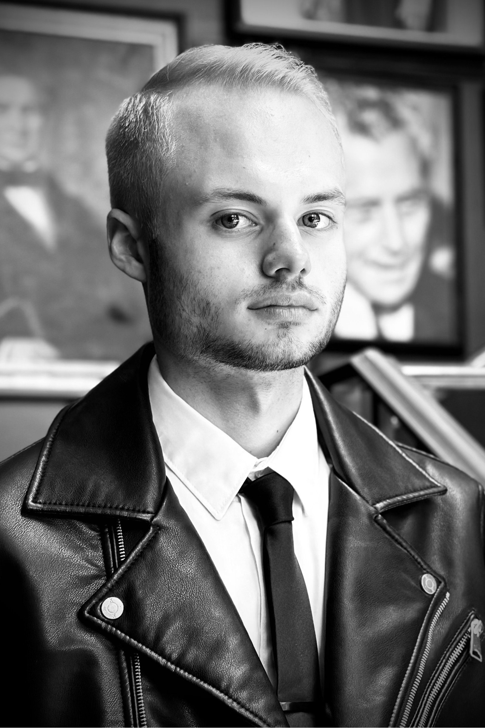 Фото  (Ash Hyla)