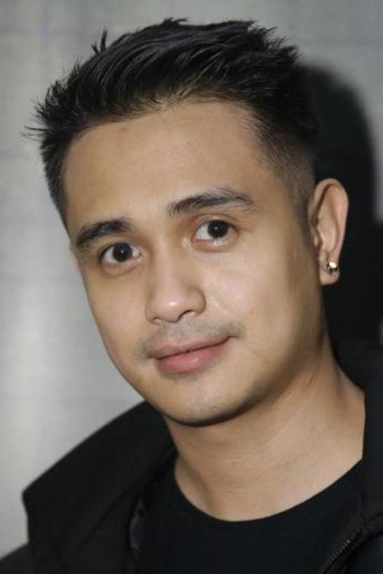 Фото  (Ajun Perwira)