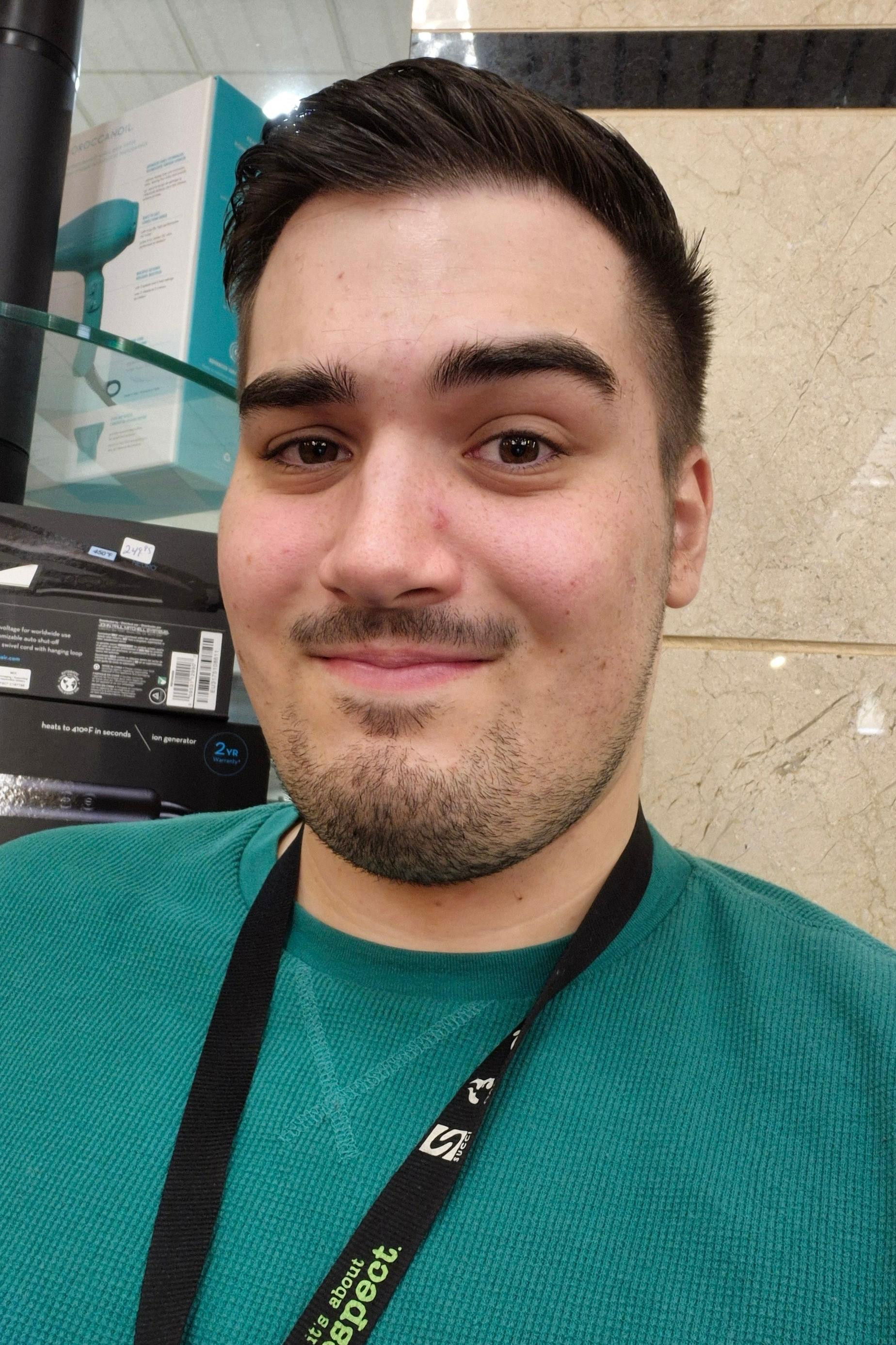 Фото  (Garrett Brown)