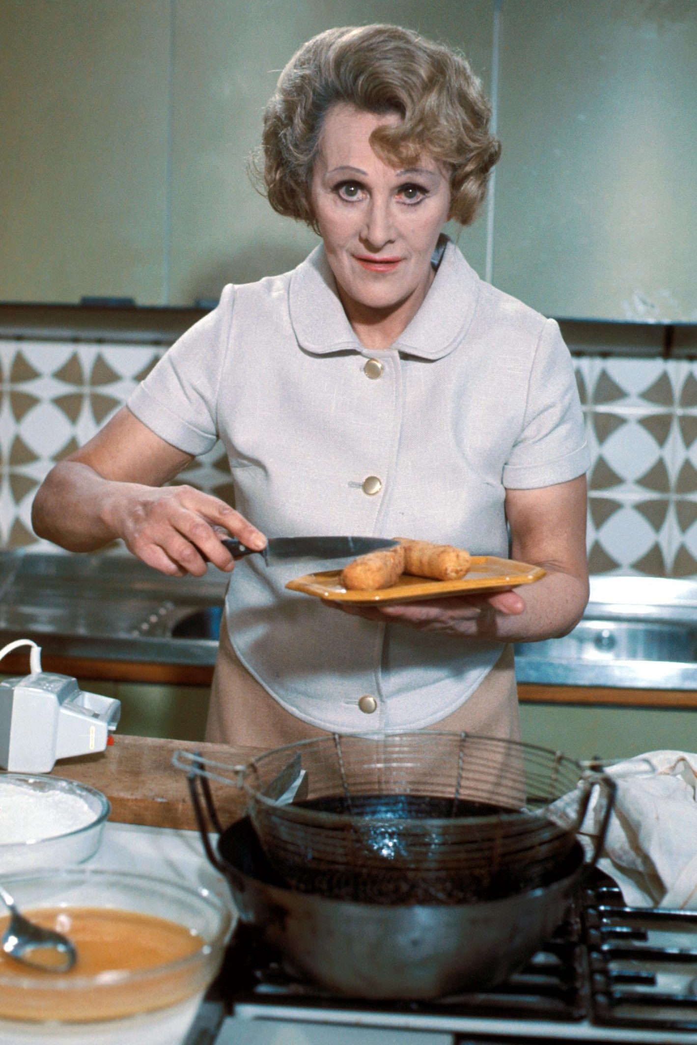 Фото  (Fanny Cradock)