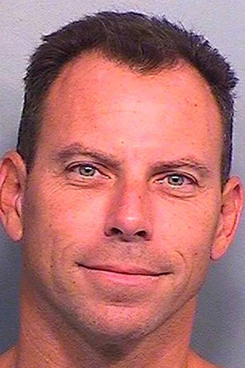 Фото Ерік Менендес (Erik Menendez)