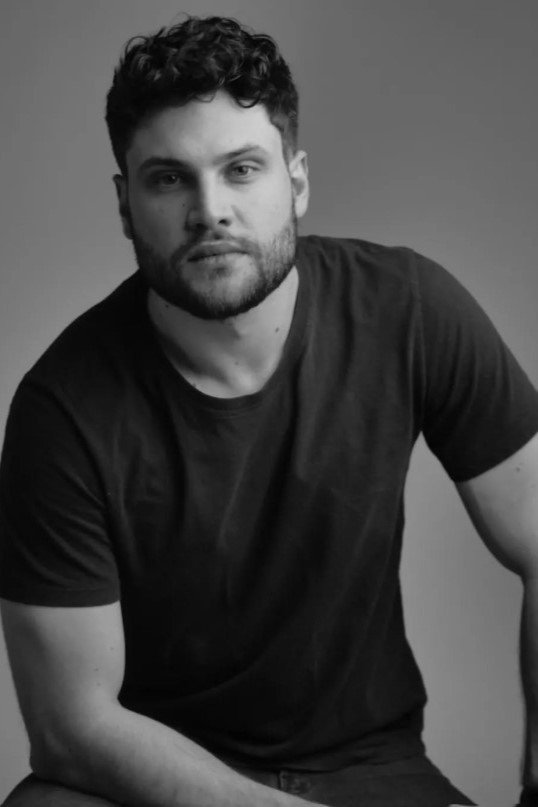 Фото  (Kevin Anger)