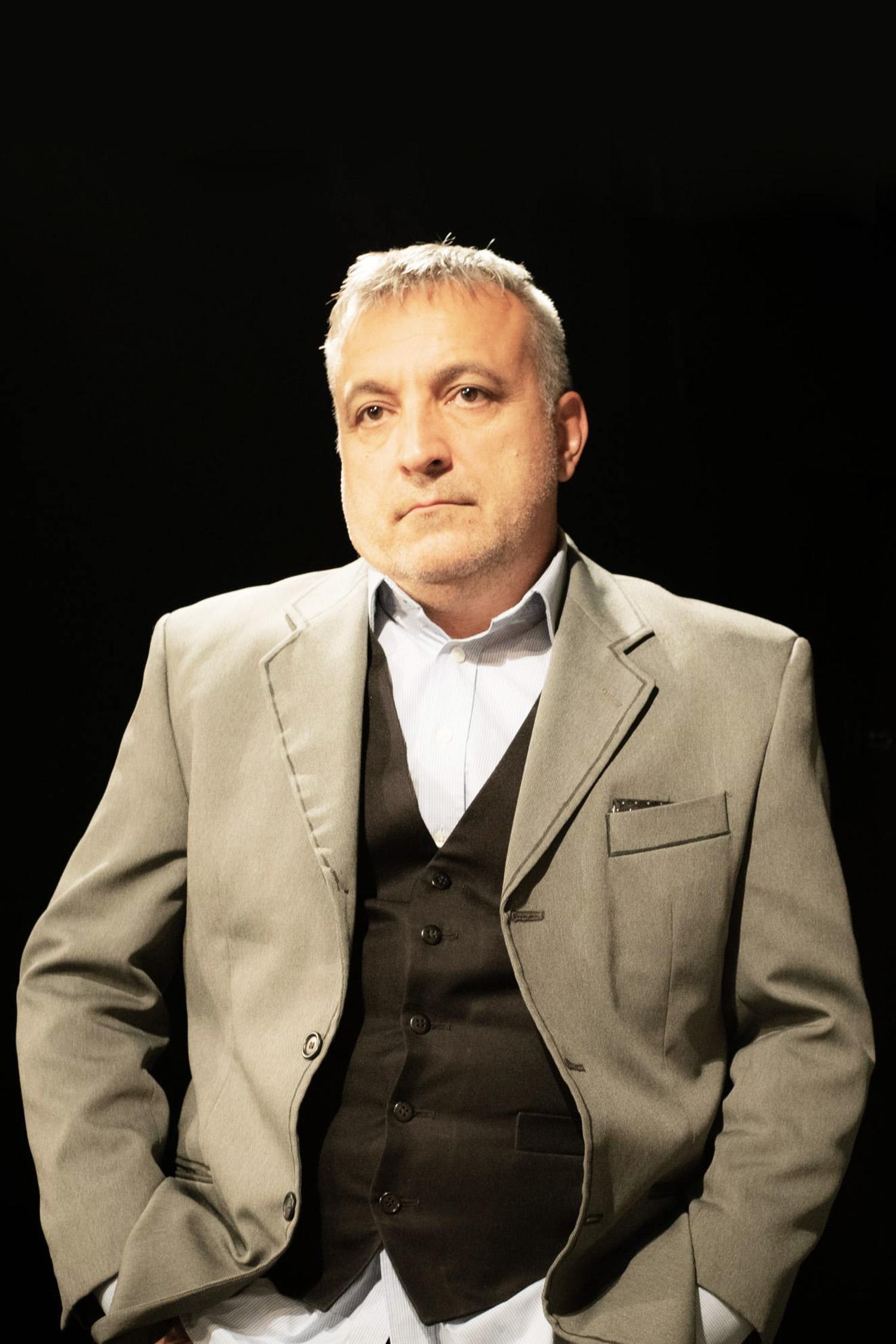 Фото  (Robert Yanakiev)