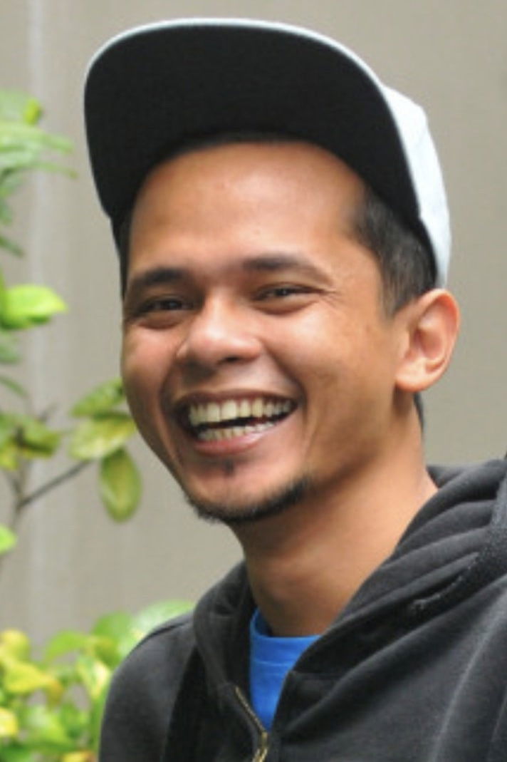 Фото  (Adjis Doaibu)