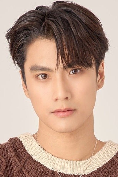 Фото  (Pawat Chittsawangdee)