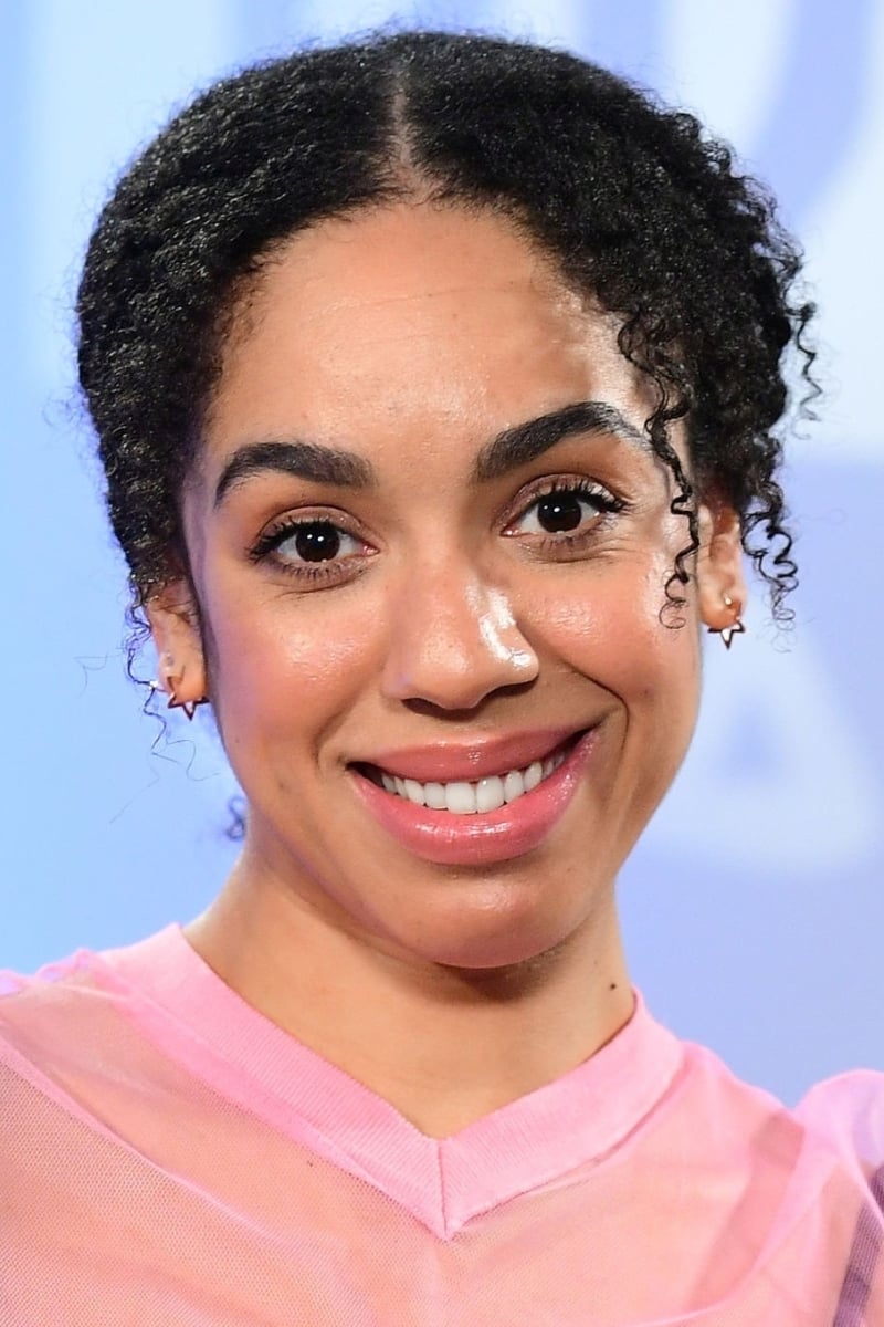 Фото Перл Макі (Pearl Mackie)