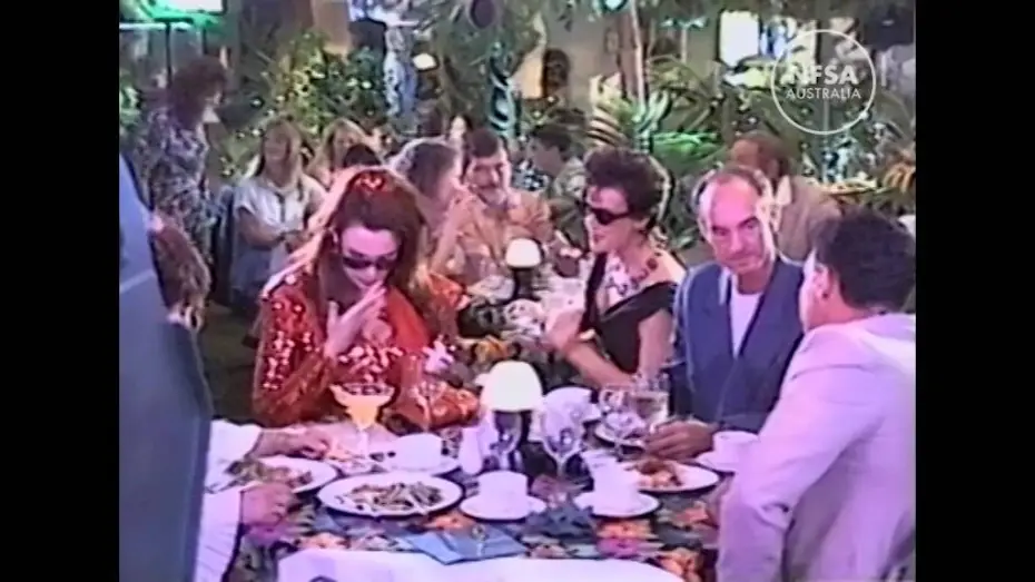 Відео до фільму Muriel's Wedding — Footage taken on set