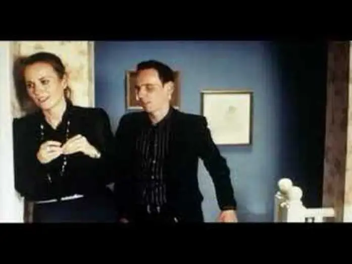 Відео до фільму Смерть на похороні — Sterben für Anfänger Kino Trailer (HQ)