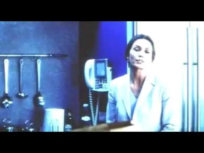 Відео до фільму Скляний будинок — The Glass House-Trailer [Deutsch]