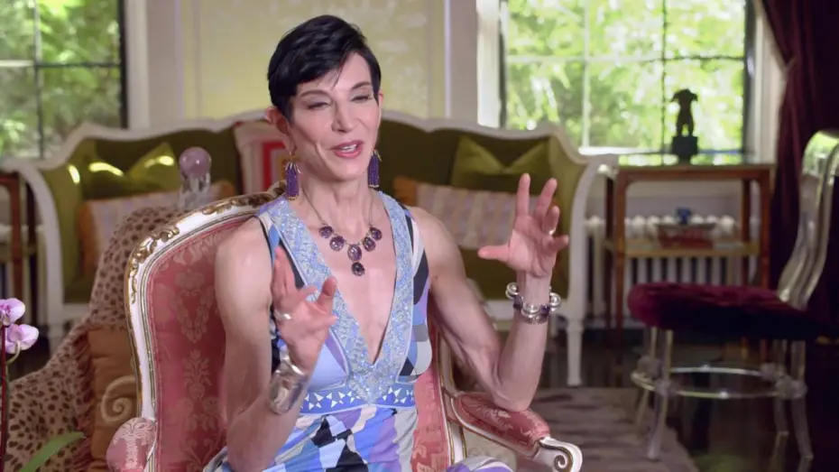 Відео до фільму Долина ляльок — Amy Fine Collins on fashion in VALLEY OF THE DOLLS