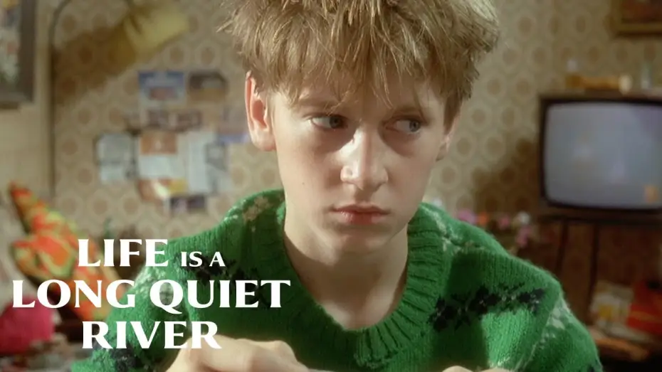 Відео до фільму La vie est un long fleuve tranquille — Life is a Long Quiet River Official Trailer HD