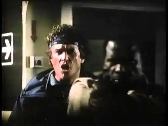 Відео до фільму Вогонь на знищення — PERSECUCION MORTAL_1988 (Trailer)