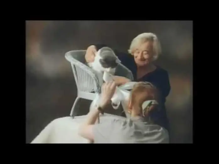 Відео до фільму Таємниці та брехня — Photo Studio Scene