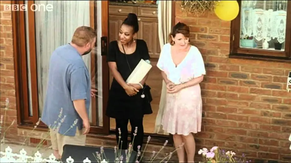 Відео до фільму Таємниці та брехня — Director's Cut: Mike Leigh on Secrets and Lies - Film 2011 With Claudia Winkleman - BBC