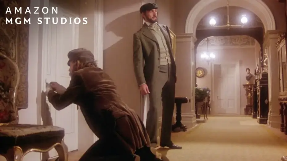 Відео до фільму Велике пограбування поїзда — Breaking Into The Banker's House