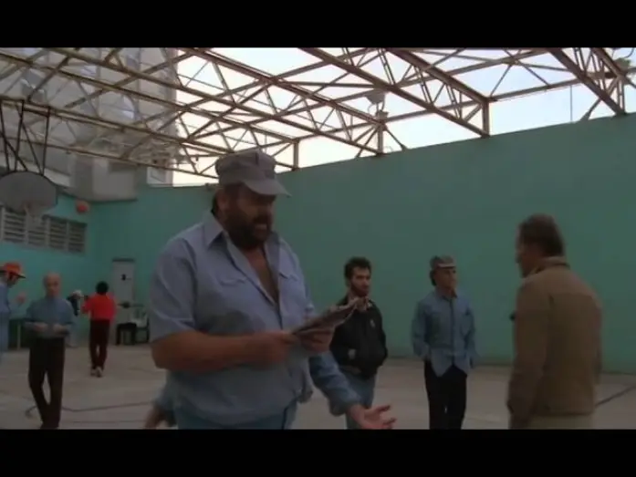 Відео до фільму Завжди готові — Nati con la camicia - Trailer
