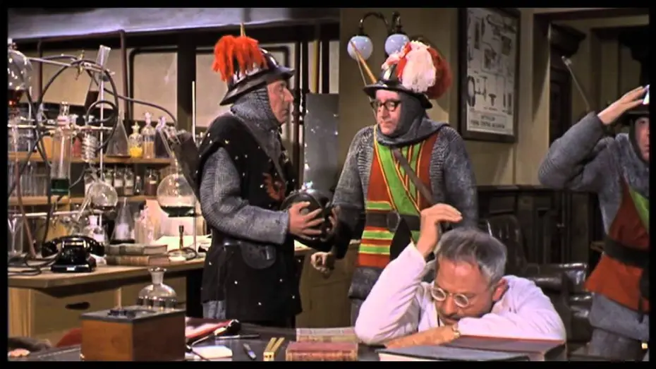 Відео до фільму The Mouse That Roared — LA SOURIS QUI RUGISSAIT - Extrait VOST