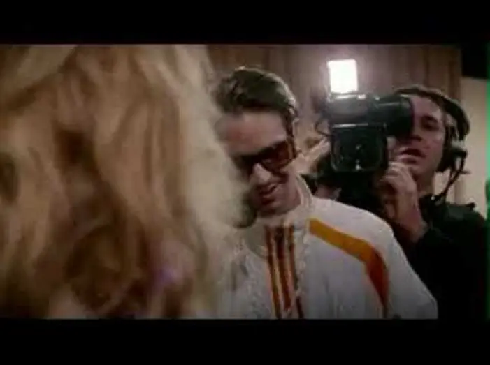 Відео до фільму Схиблений — Official Trailer for the movie Delirious