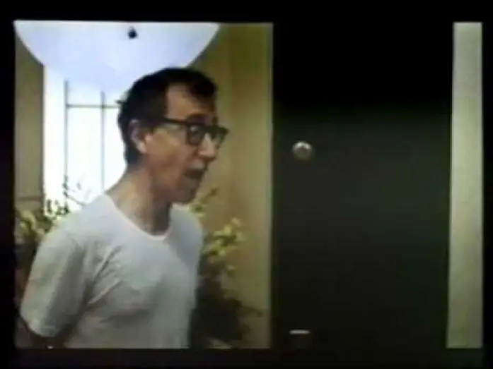 Відео до фільму Загадкове вбивство в Мангеттені — MISTERIOSO OMICIDIO A MANHATTAN (1994) Woody Allen - Trailer Cinematografico