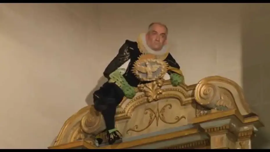 Відео до фільму Манія величі — Louis de Funès : La Folie des grandeurs (1971) - Non sire, pour une fois c'est pas moi!