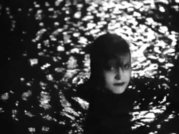 Відео до фільму Carnival of Souls — El Carnaval De Las Almas (Carnival of Souls) (Herk Harvey, EEUU, 1962) - Original Trailer