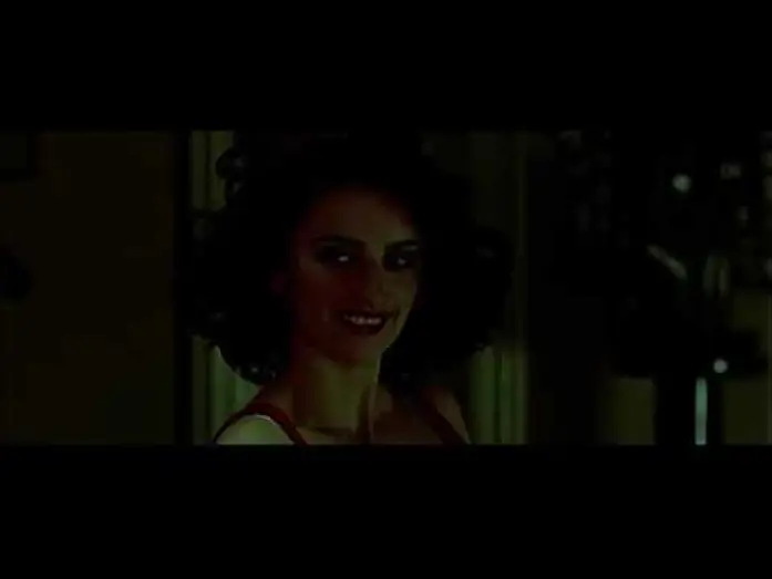 Відео до фільму Голова у хмарах — Juegos De Mujer - Tráiler VE
