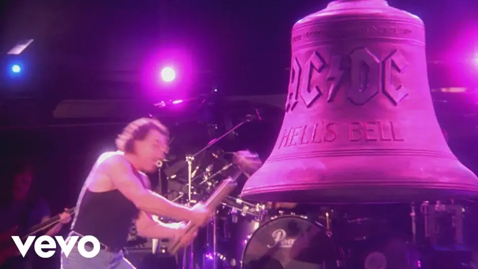 Відео до фільму AC/DC: Live At Donington — AC/DC - Hells Bells (Live at Donington, 8/17/91)
