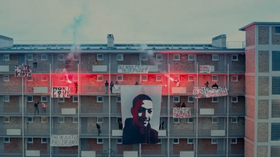 Відео до фільму Avant que les flammes ne s'éteignent — Official Trailer