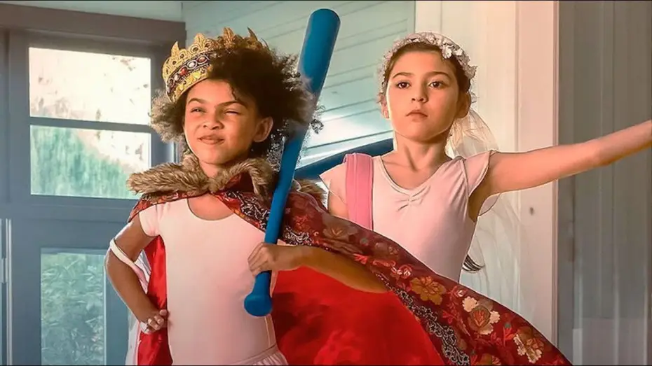 Відео до фільму Айві + Бін: Приречені танцювати — Eva y Beba: Condenadas A Bailar (Trailer español)