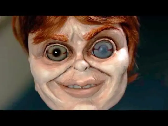 Відео до фільму The Curse of Robert the Doll | ROBERT: El Mu&ntilde;eco Robert (Trailer espa&ntilde;ol)