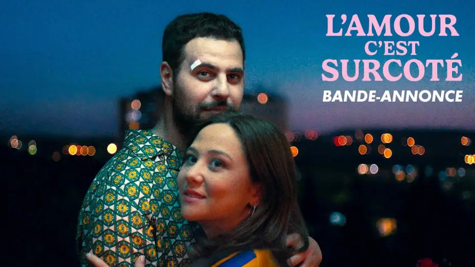 Відео до фільму L'Amour c'est surcot&eacute; | L'AMOUR C'EST SURCOT&Eacute; &ndash; Bande-annonce Officielle &ndash; Hakim Jemili / Laura Felpin (2025)
