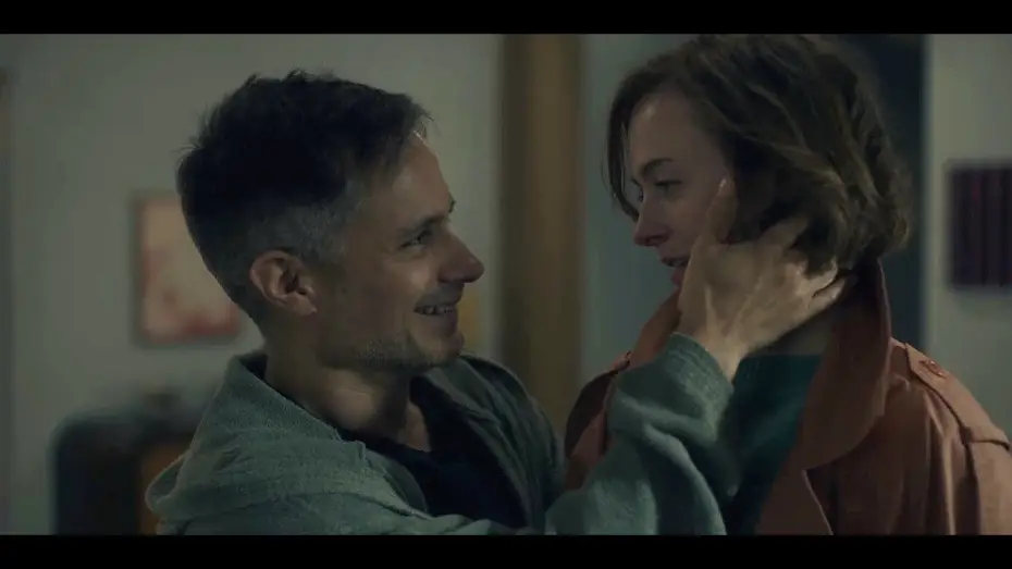 Відео до фільму Інший кінець — Another End (2024) - trailer - Berlinale competition - Gael García Bernal, Renate Reinsve
