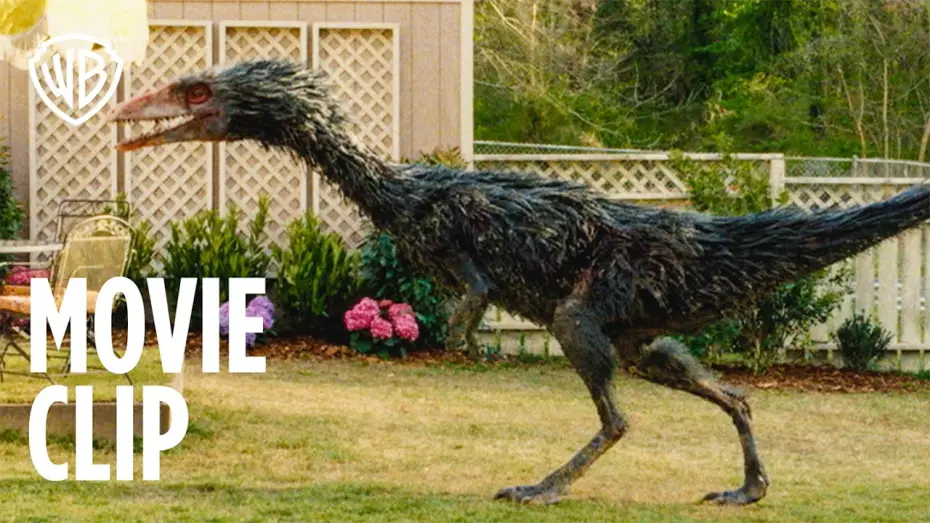 Відео до фільму Кінець Оук-Стріт — Dinosaur In The Backyard - Movie Clip