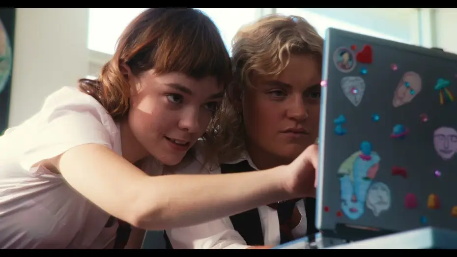 Відео до фільму Girl Coded — Girl Coded - Young Creatives Awards 2023 - Runner Up Ages 19 to 24