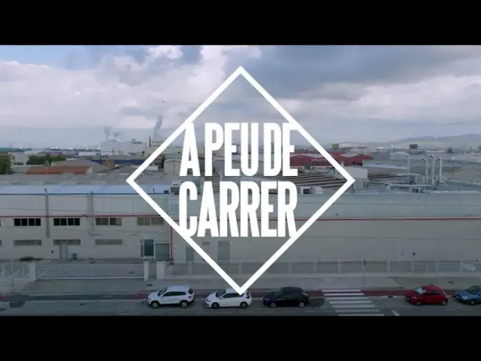Відео до фільму A peu de carrer — A PEU DE CARRER. Tràiler. (Documental)