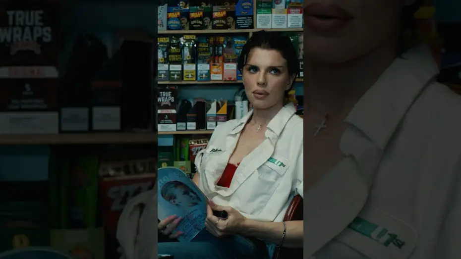 Відео до фільму Помічник шерифа — Just here for funziez. Julia Fox stars in The Deputy.