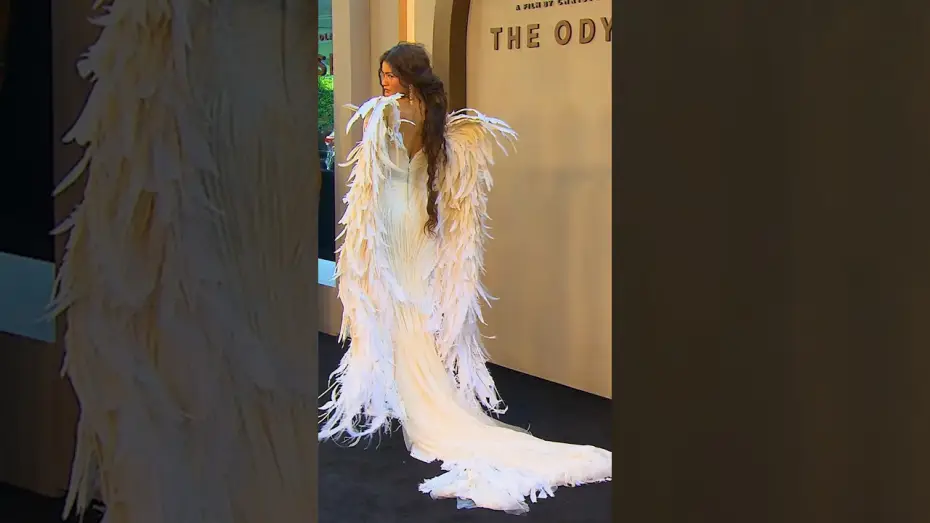 Відео до фільму Одіссея — A colossal cast gave us some iconic looks for The Odyssey global press tour.
