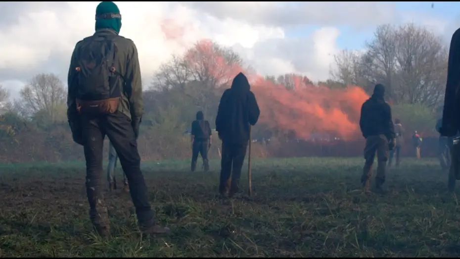 Відео до фільму Forêt rouge — Bande-annonce "Forêt Rouge" de Laurie Lassalle