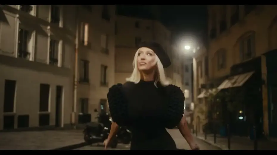 Відео до фільму Christina Aguilera: Christmas in Paris — Christina Aguilera: Christmas in Paris | December 14 & 21