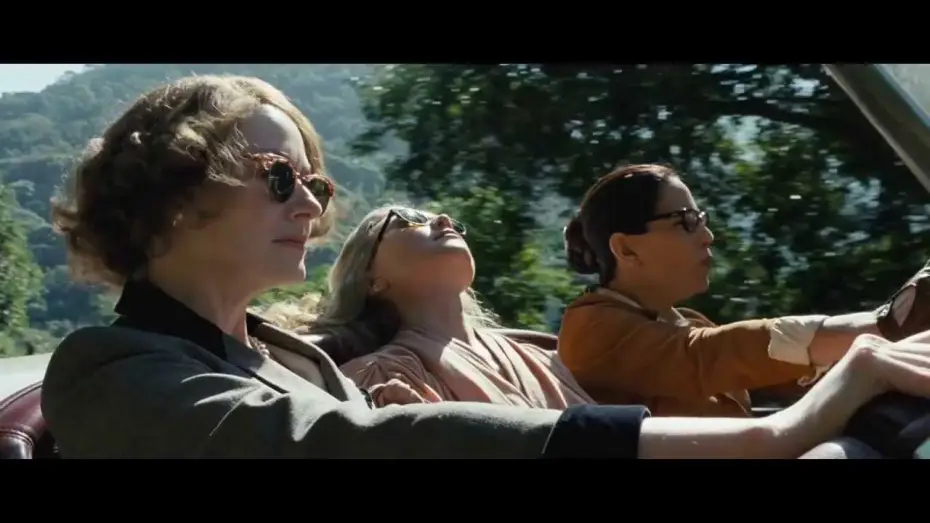 Відео до фільму Flores Raras — Reaching for the Moon - International trailer