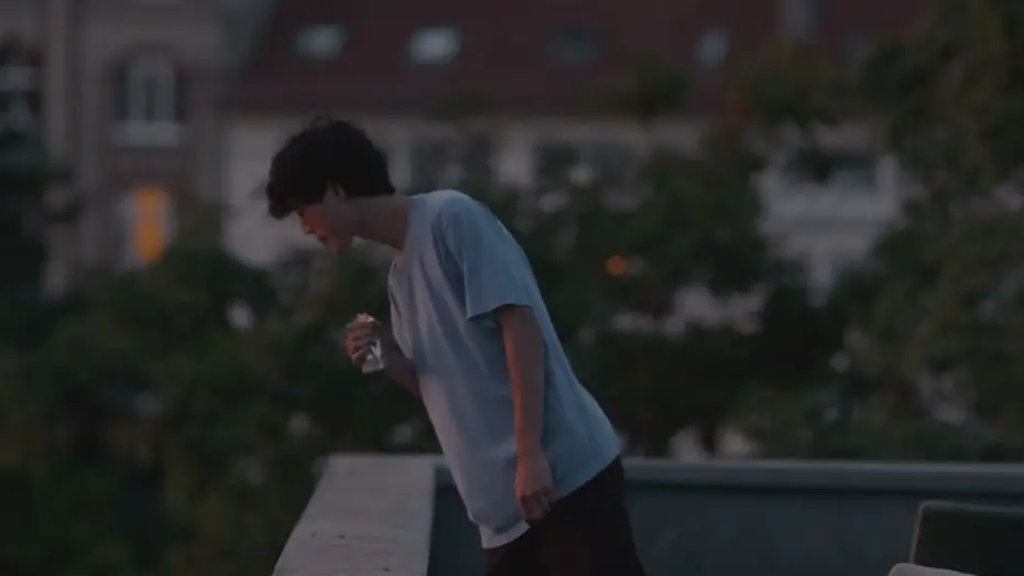 Відео до фільму Warum ist nicht schon alles verschwunden | Why hasn't everything disappeared yet - Trailer | IFFR 2026